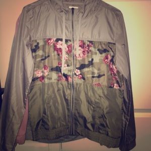 jacket/windbreaker